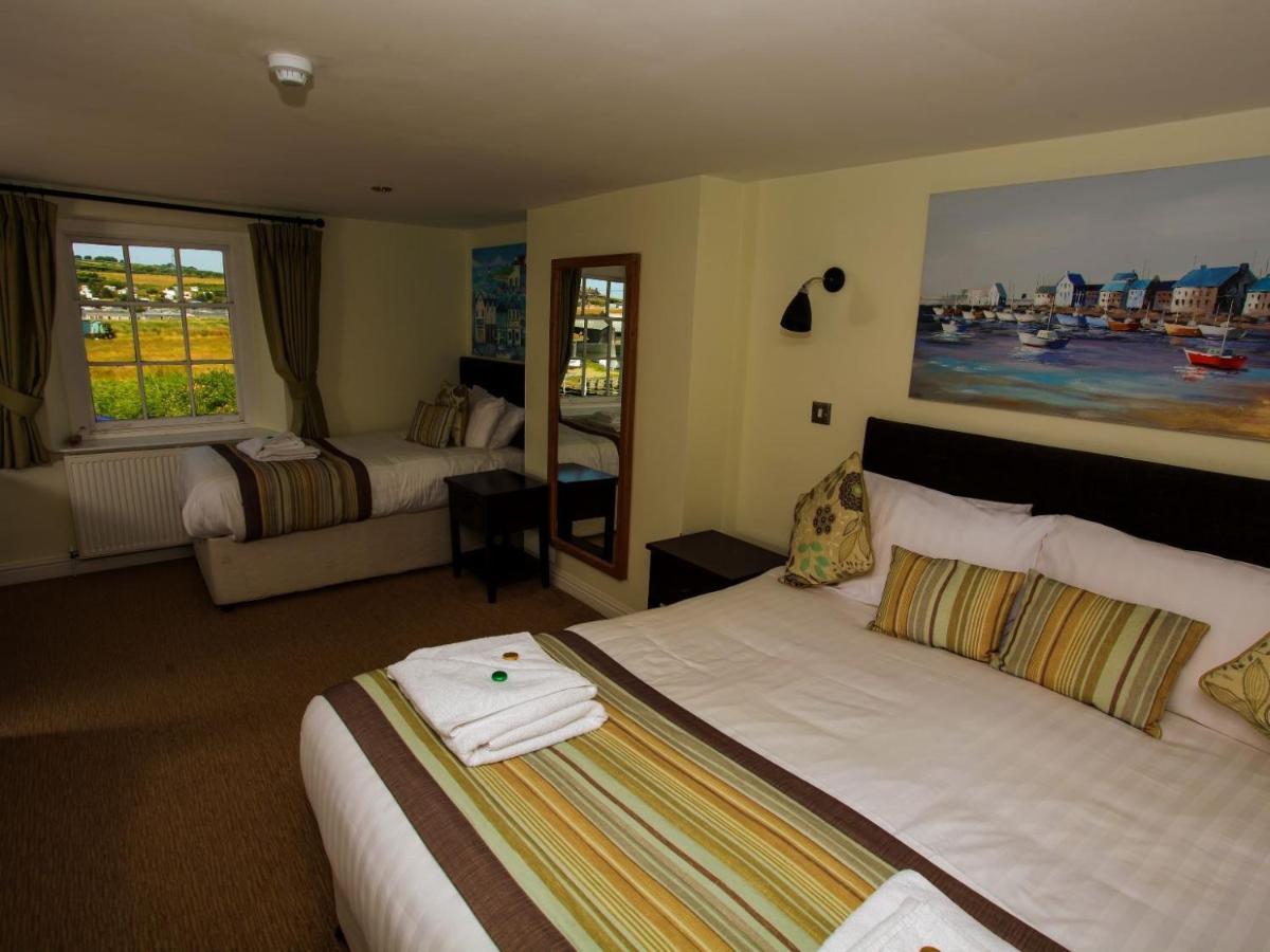 Inn The George West Bay